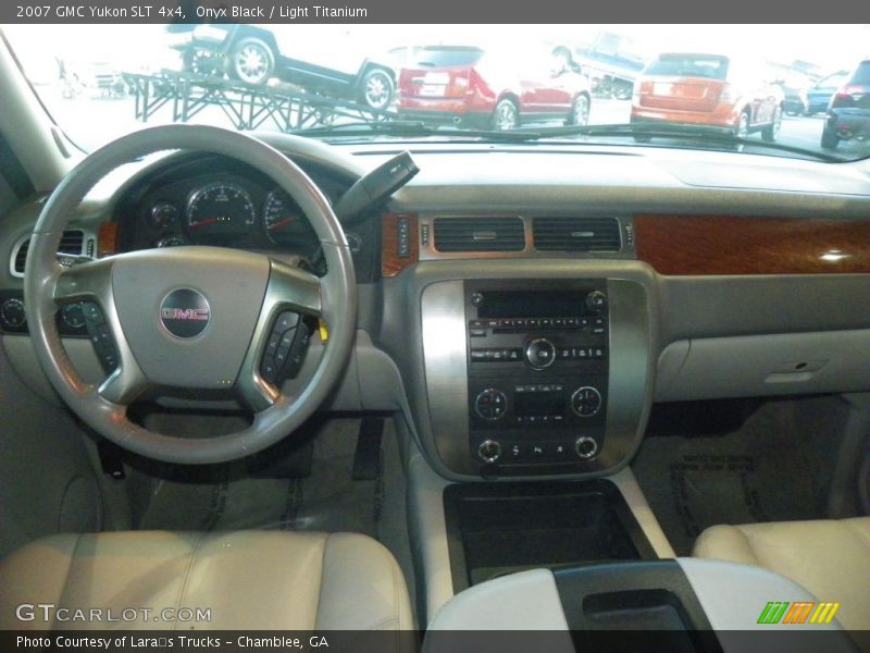 Onyx Black / Light Titanium 2007 GMC Yukon SLT 4x4