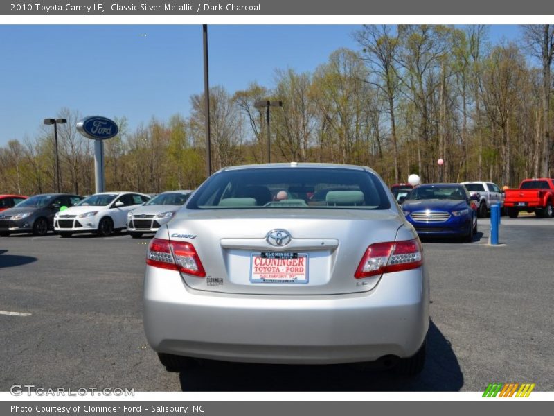 Classic Silver Metallic / Dark Charcoal 2010 Toyota Camry LE