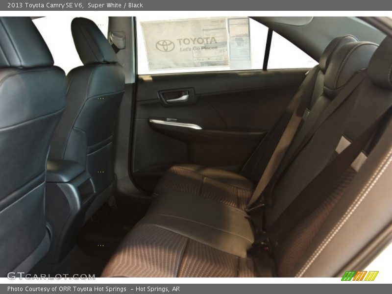 Super White / Black 2013 Toyota Camry SE V6