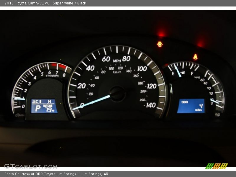 Super White / Black 2013 Toyota Camry SE V6