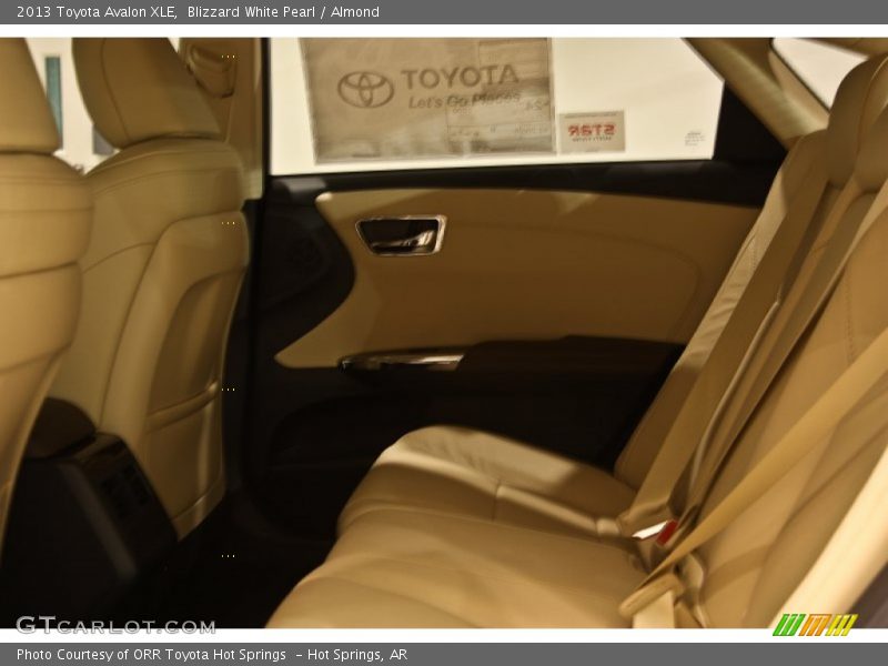 Blizzard White Pearl / Almond 2013 Toyota Avalon XLE