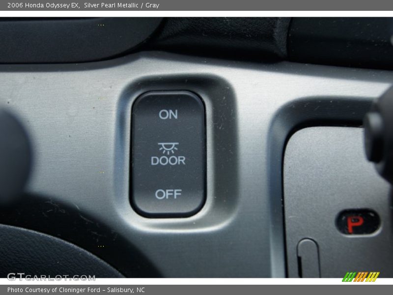 Silver Pearl Metallic / Gray 2006 Honda Odyssey EX