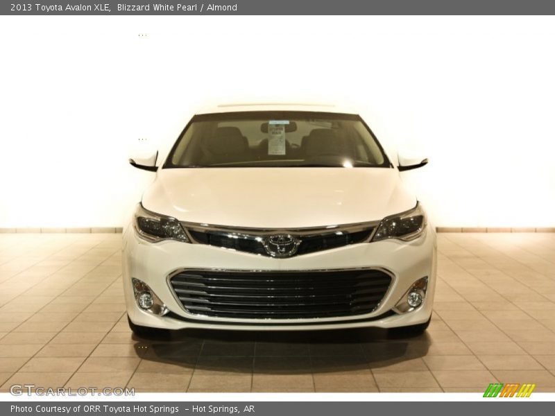 Blizzard White Pearl / Almond 2013 Toyota Avalon XLE