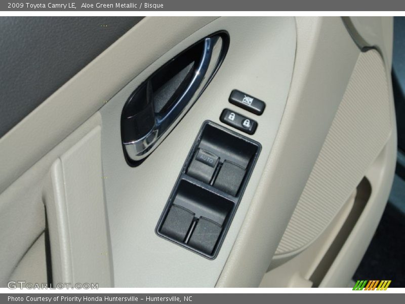 Aloe Green Metallic / Bisque 2009 Toyota Camry LE