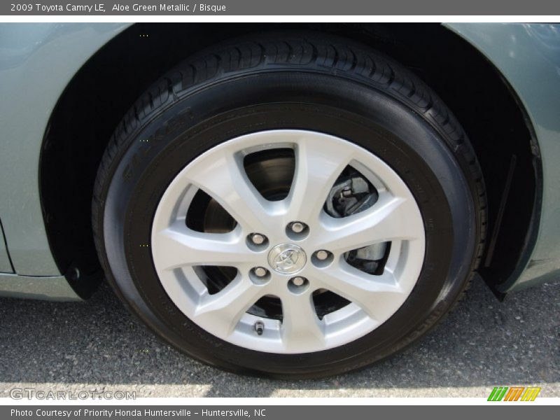 Aloe Green Metallic / Bisque 2009 Toyota Camry LE