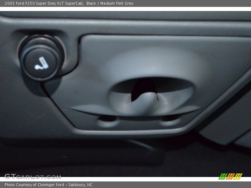 Black / Medium Flint Grey 2003 Ford F250 Super Duty XLT SuperCab