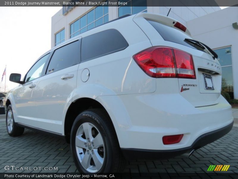 Bianco White / Black/Light Frost Beige 2011 Dodge Journey Mainstreet