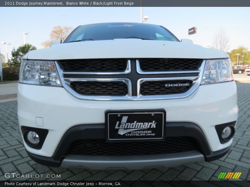 Bianco White / Black/Light Frost Beige 2011 Dodge Journey Mainstreet