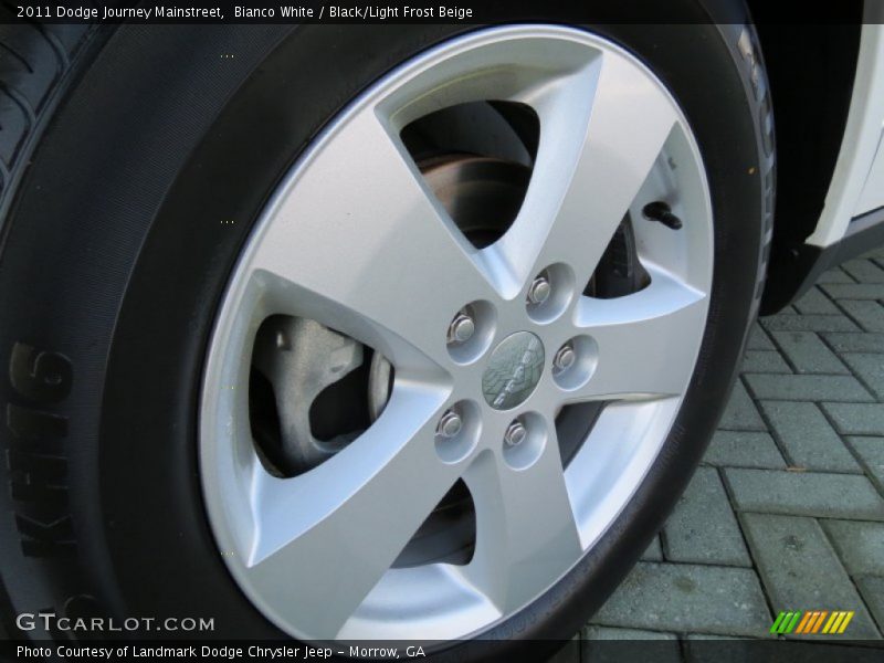 Bianco White / Black/Light Frost Beige 2011 Dodge Journey Mainstreet