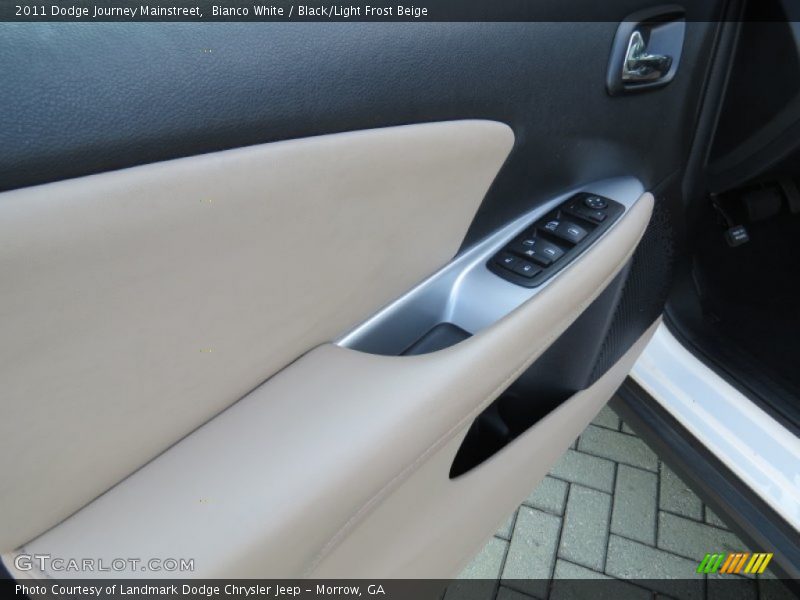 Bianco White / Black/Light Frost Beige 2011 Dodge Journey Mainstreet
