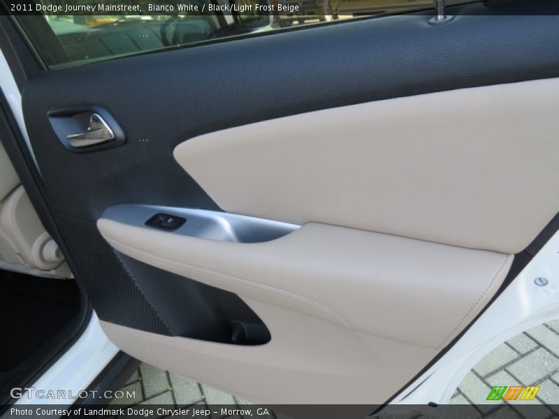 Bianco White / Black/Light Frost Beige 2011 Dodge Journey Mainstreet