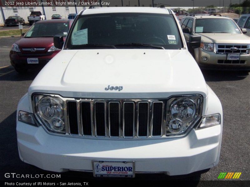 Bright White / Dark Slate Gray 2012 Jeep Liberty Limited