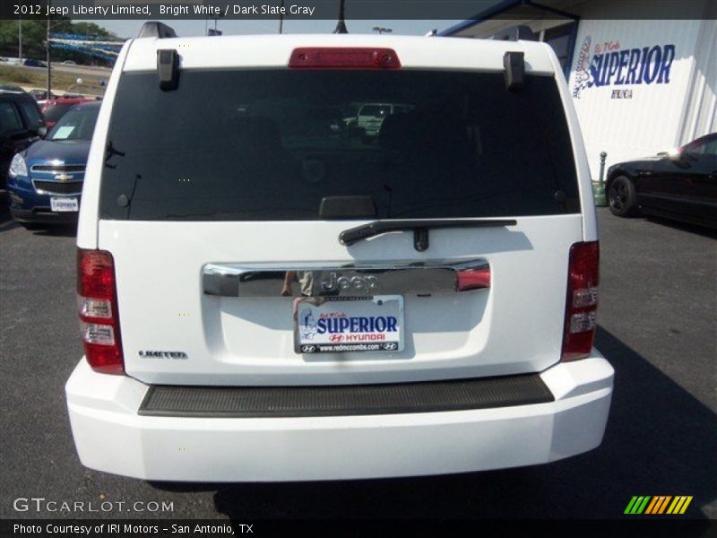 Bright White / Dark Slate Gray 2012 Jeep Liberty Limited