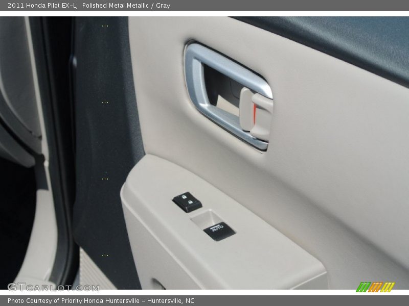 Polished Metal Metallic / Gray 2011 Honda Pilot EX-L