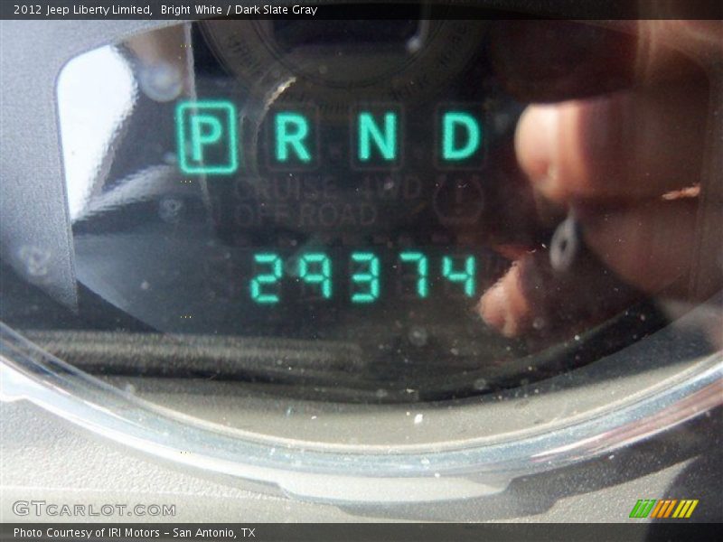 Bright White / Dark Slate Gray 2012 Jeep Liberty Limited