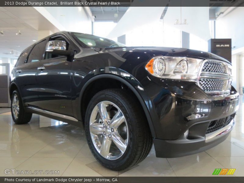 Front 3/4 View of 2013 Durango Citadel