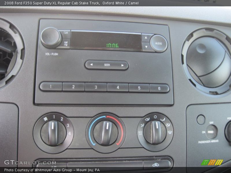 Controls of 2008 F350 Super Duty XL Regular Cab Stake Truck