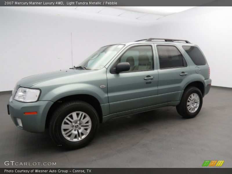 Front 3/4 View of 2007 Mariner Luxury 4WD