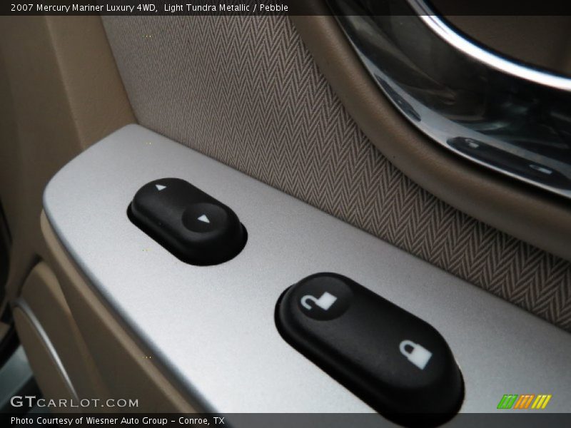 Controls of 2007 Mariner Luxury 4WD