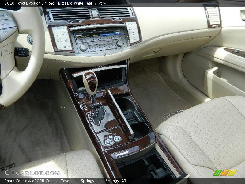 Blizzard White Pearl / Ivory 2010 Toyota Avalon Limited