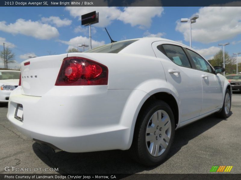 New Bright White / Black 2013 Dodge Avenger SE