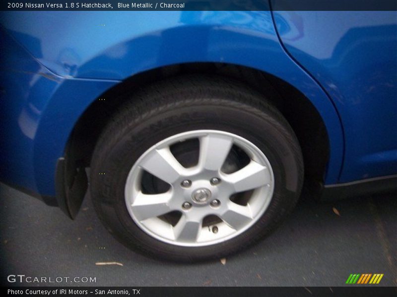 Blue Metallic / Charcoal 2009 Nissan Versa 1.8 S Hatchback