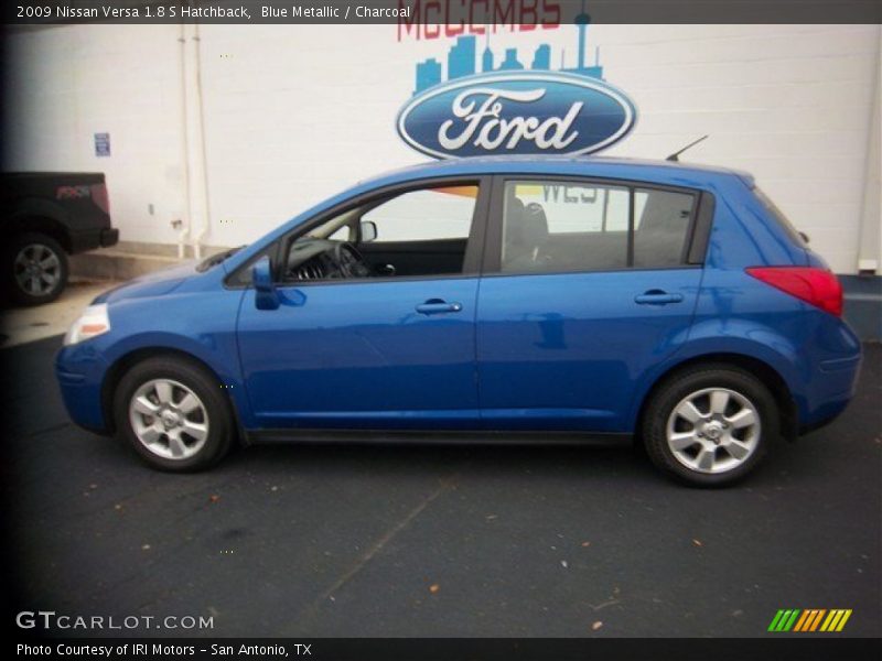 Blue Metallic / Charcoal 2009 Nissan Versa 1.8 S Hatchback