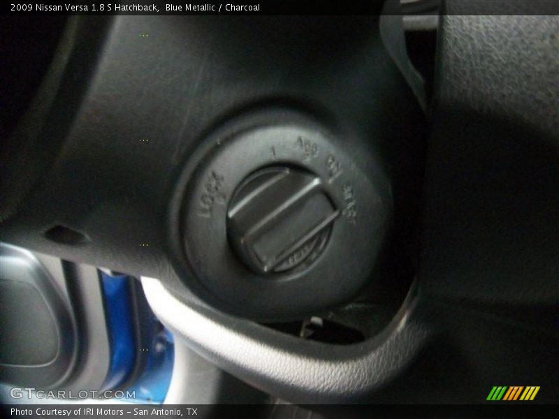 Blue Metallic / Charcoal 2009 Nissan Versa 1.8 S Hatchback