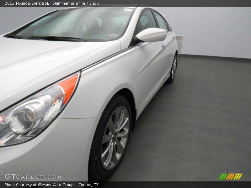 Shimmering White / Black 2013 Hyundai Sonata SE