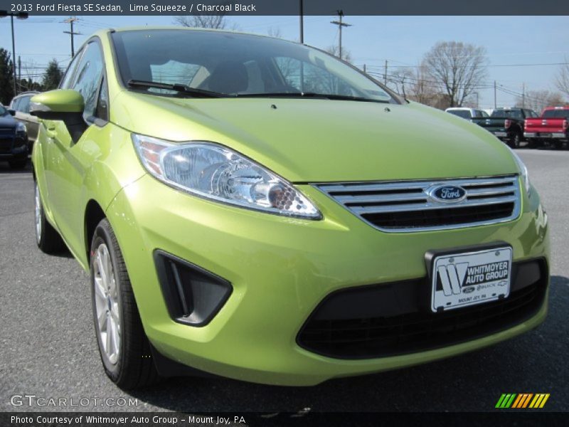 Lime Squeeze / Charcoal Black 2013 Ford Fiesta SE Sedan