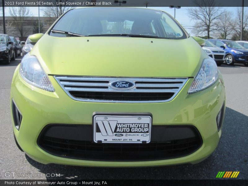 Lime Squeeze / Charcoal Black 2013 Ford Fiesta SE Sedan