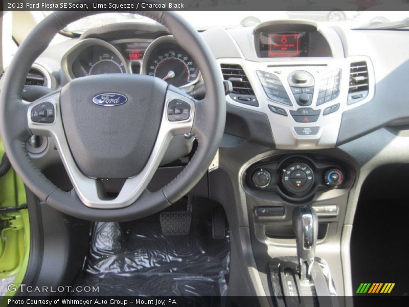 Lime Squeeze / Charcoal Black 2013 Ford Fiesta SE Sedan