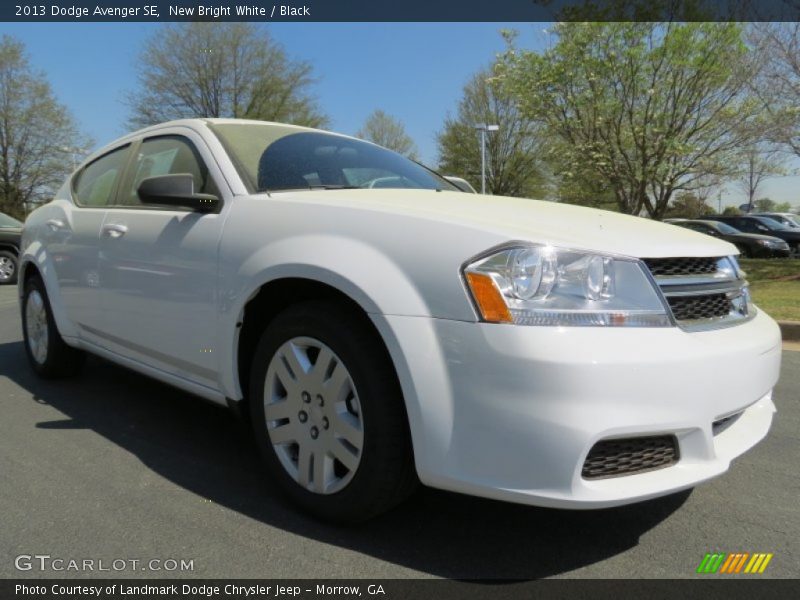 New Bright White / Black 2013 Dodge Avenger SE