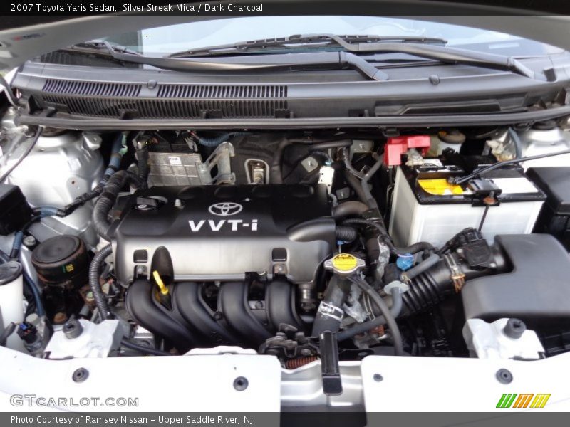 Silver Streak Mica / Dark Charcoal 2007 Toyota Yaris Sedan