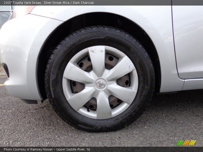 Silver Streak Mica / Dark Charcoal 2007 Toyota Yaris Sedan