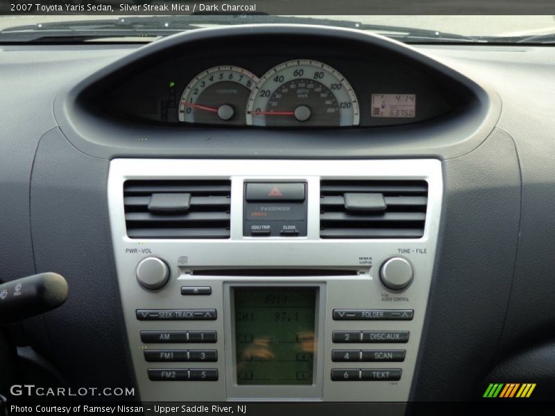 Silver Streak Mica / Dark Charcoal 2007 Toyota Yaris Sedan