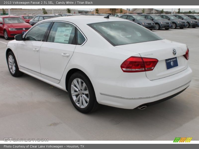 Candy White / Titan Black 2013 Volkswagen Passat 2.5L SEL