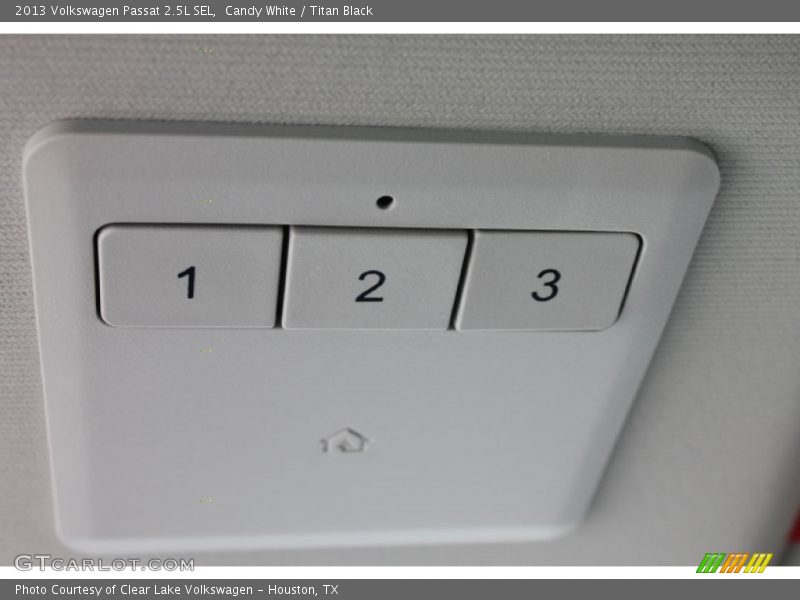 Candy White / Titan Black 2013 Volkswagen Passat 2.5L SEL