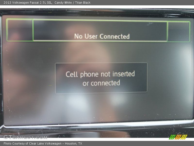 Candy White / Titan Black 2013 Volkswagen Passat 2.5L SEL