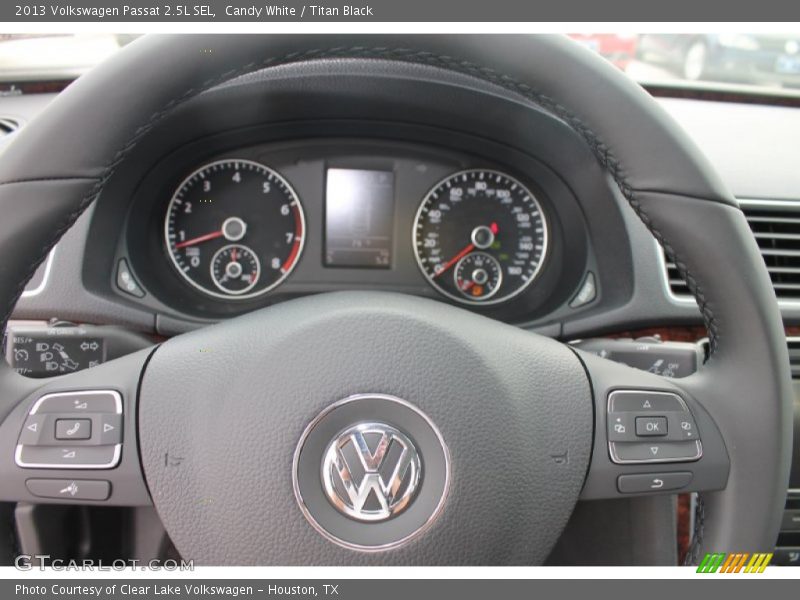 Candy White / Titan Black 2013 Volkswagen Passat 2.5L SEL