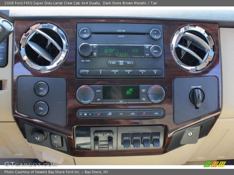Controls of 2008 F450 Super Duty Lariat Crew Cab 4x4 Dually
