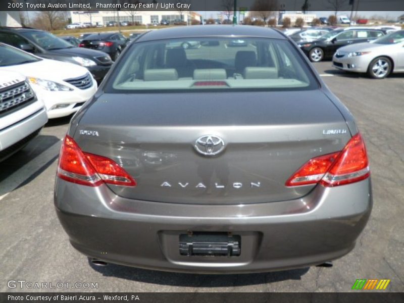 Phantom Gray Pearl / Light Gray 2005 Toyota Avalon Limited