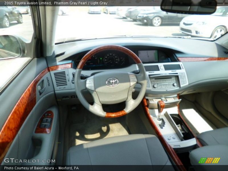 Phantom Gray Pearl / Light Gray 2005 Toyota Avalon Limited