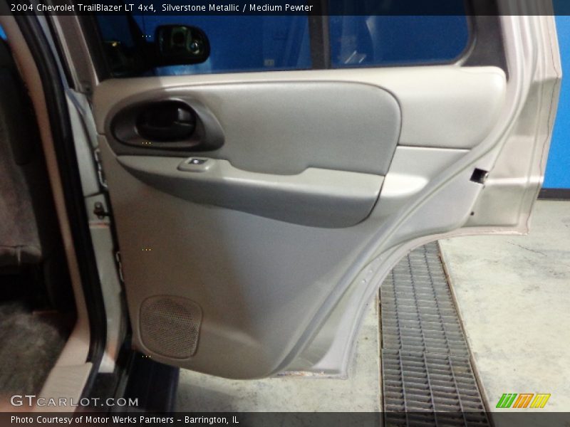 Silverstone Metallic / Medium Pewter 2004 Chevrolet TrailBlazer LT 4x4
