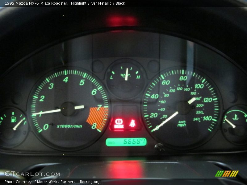 Highlight Silver Metallic / Black 1999 Mazda MX-5 Miata Roadster