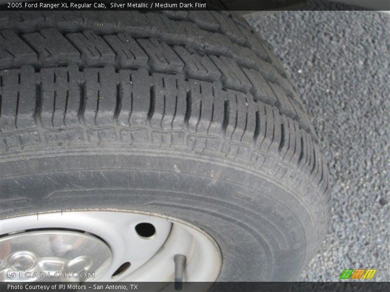 Silver Metallic / Medium Dark Flint 2005 Ford Ranger XL Regular Cab