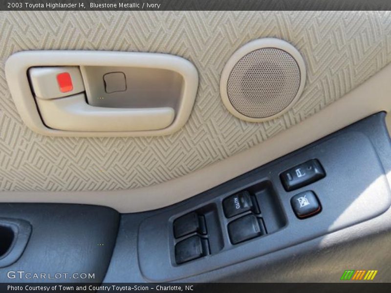 Bluestone Metallic / Ivory 2003 Toyota Highlander I4