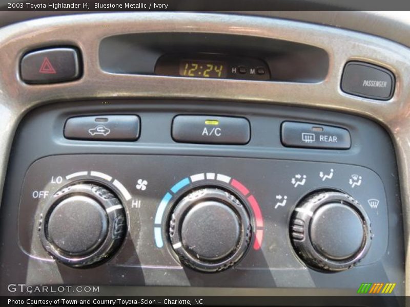 Bluestone Metallic / Ivory 2003 Toyota Highlander I4