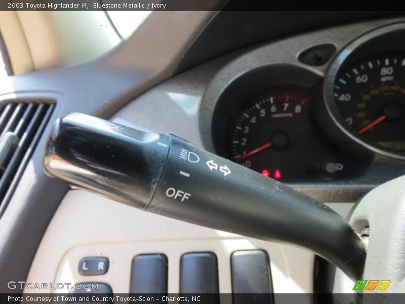 Bluestone Metallic / Ivory 2003 Toyota Highlander I4