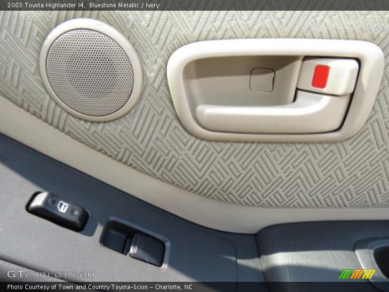 Bluestone Metallic / Ivory 2003 Toyota Highlander I4